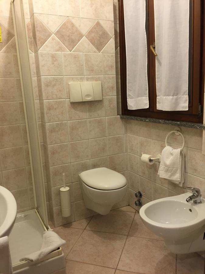 Hotel Rocco Carugate Bagian luar foto