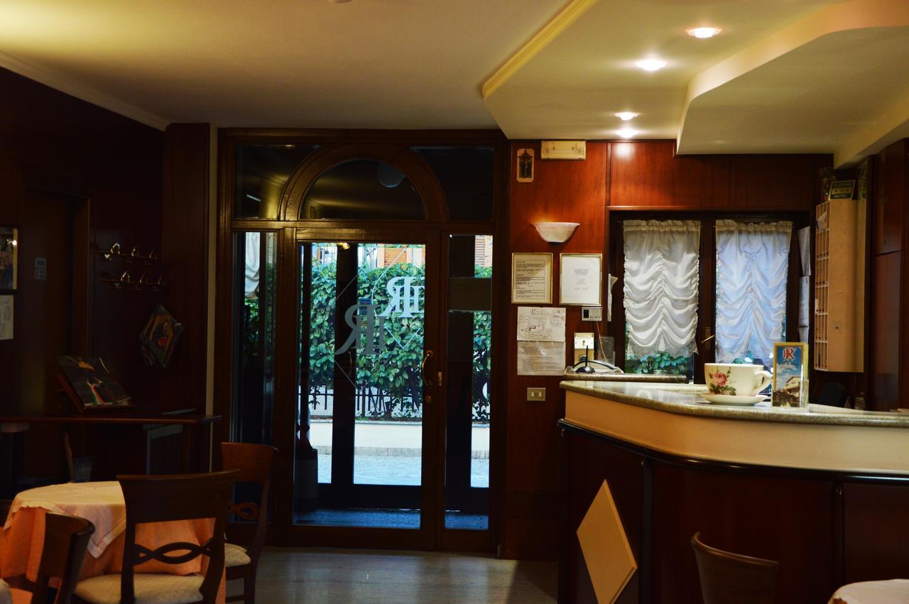 Hotel Rocco Carugate Bagian luar foto