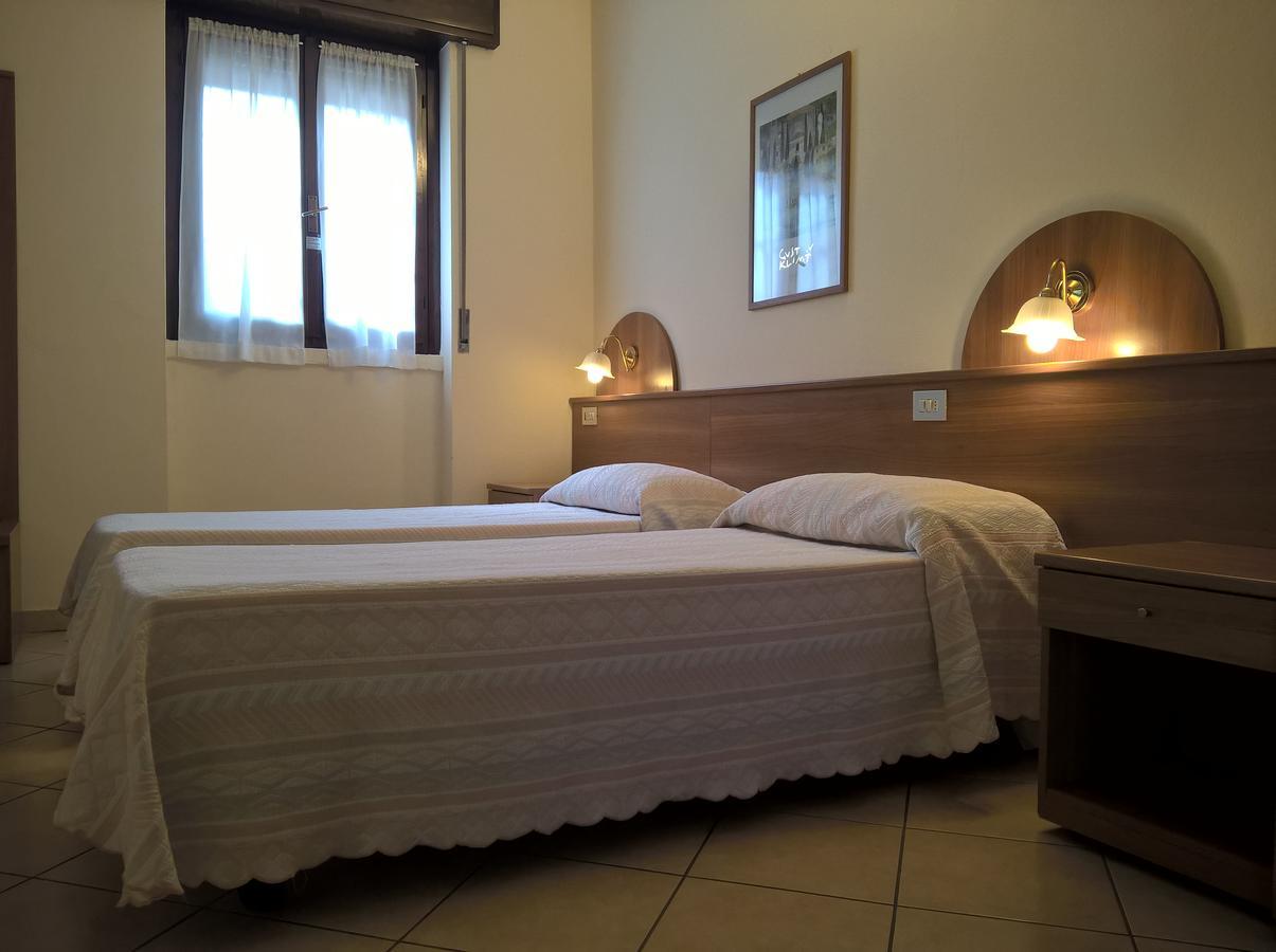 Hotel Rocco Carugate Bagian luar foto