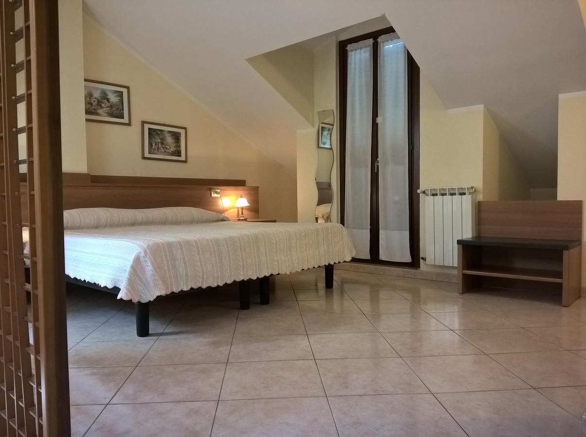 Hotel Rocco Carugate Bagian luar foto