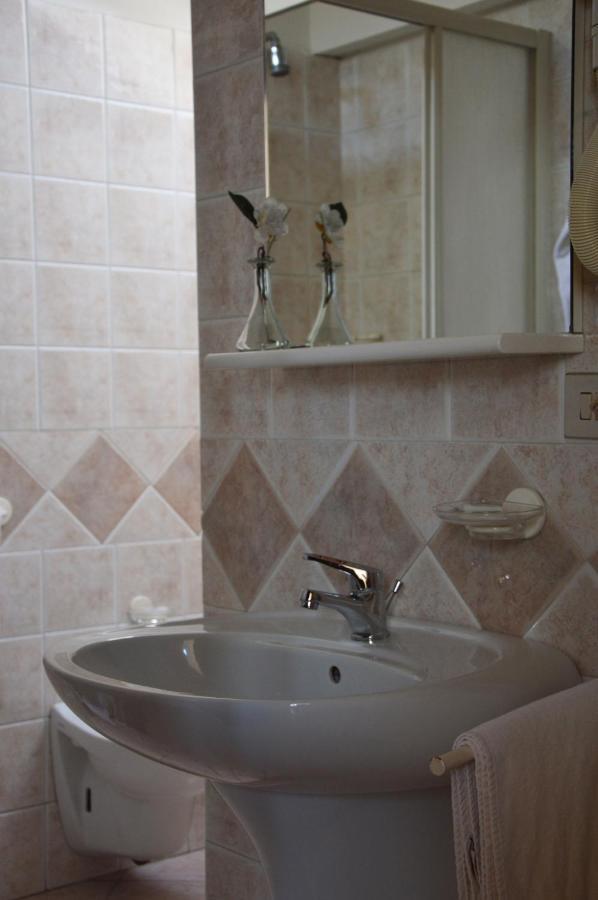 Hotel Rocco Carugate Bagian luar foto